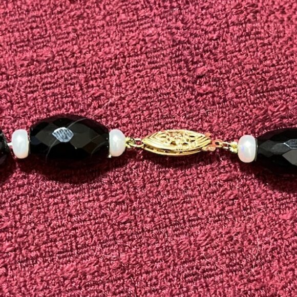 Onyx and Pearl Necklace - Picture 3 of 3